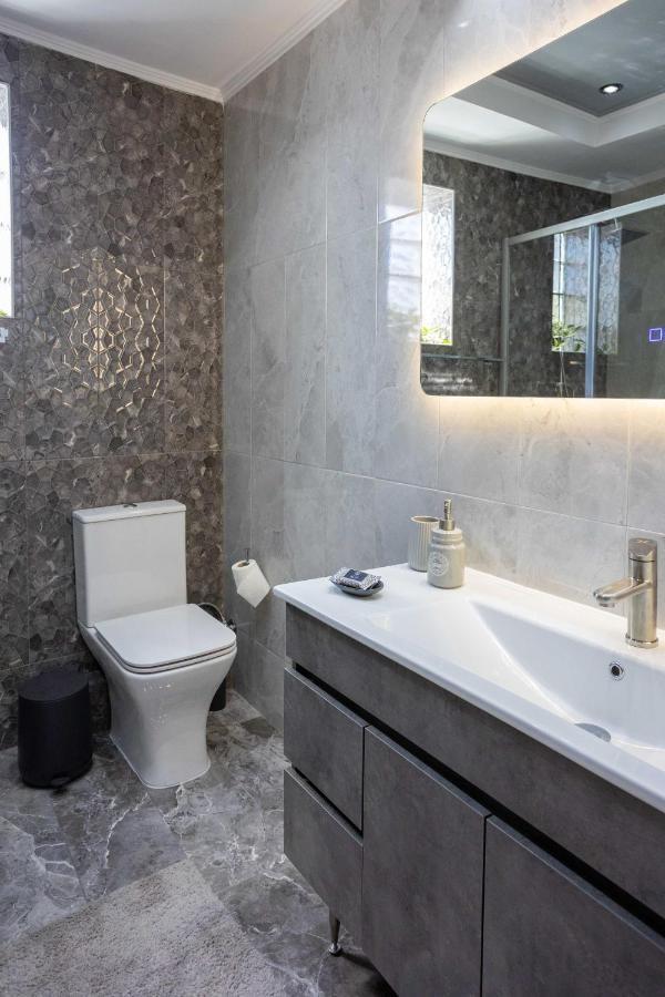 Luxury & Cozy Apartment Месіні Екстер'єр фото